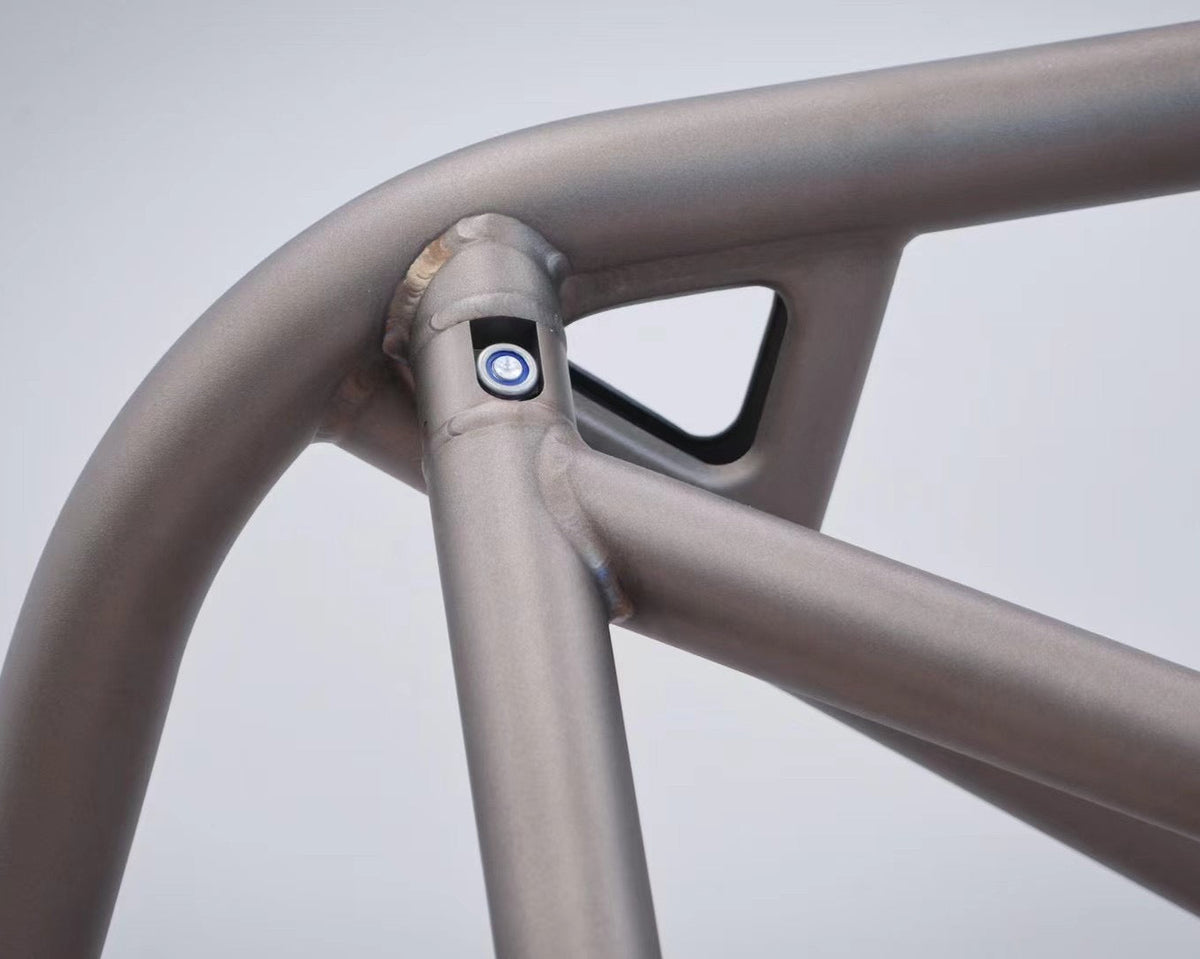EVERKA BMW G82 M4 4-Point Bolt-In Roll Bar